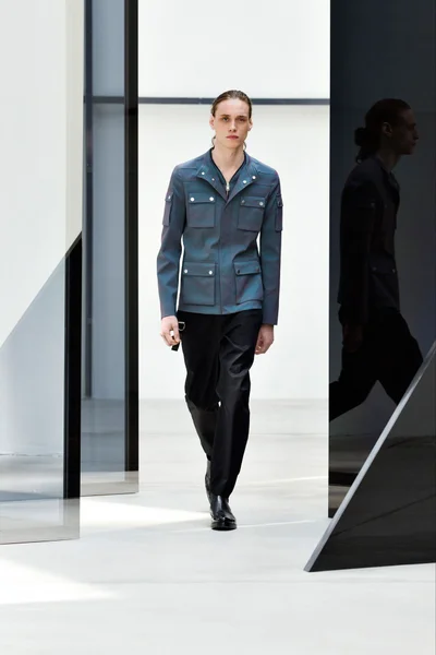 Look 9